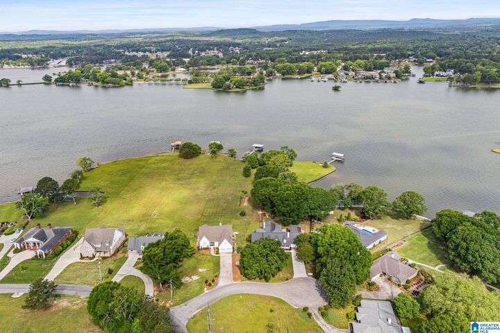Property Photo: 107 Pine Harbor Way AL 35128