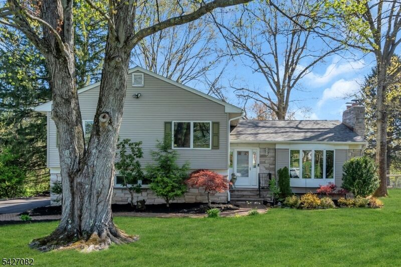Property Photo:  42 Crest Dr  NJ 07920 