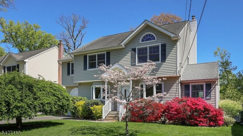 Property Photo:  221 Ayliffe Ave  NJ 07090 