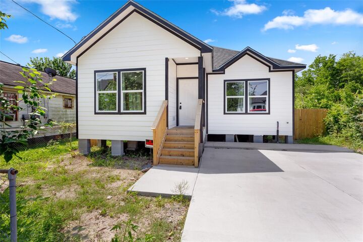 Property Photo:  3220 Josephine Street  TX 77026 