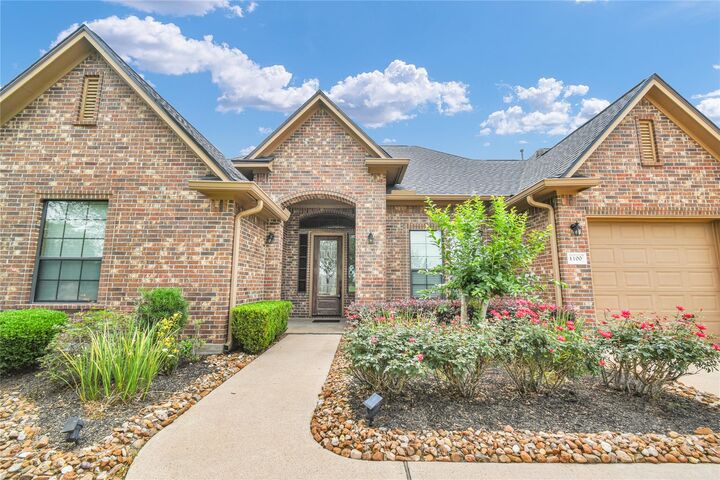 Property Photo:  1100 Southern Oaks Drive  TX 77515 