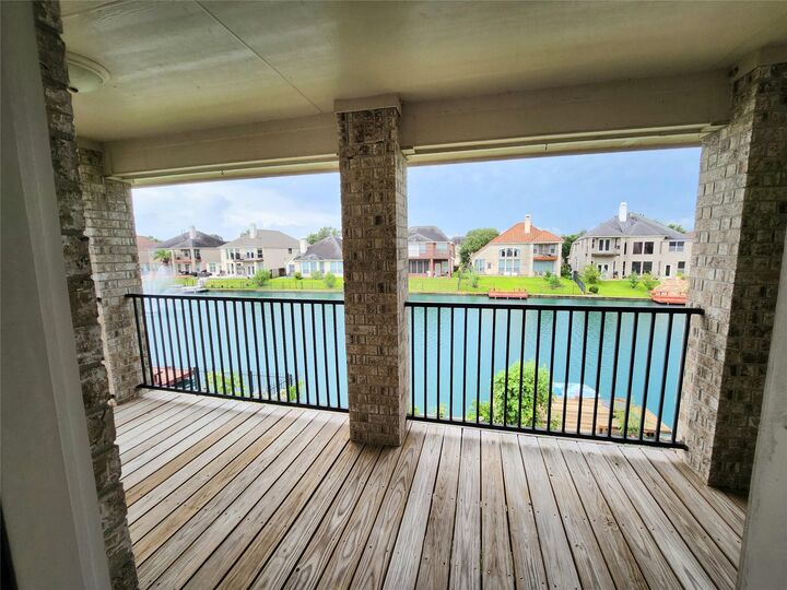 Property Photo: 14330 Dunrobin Way TX 77498