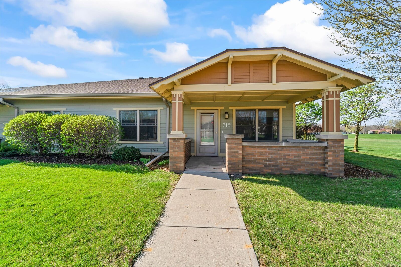 Property Photo:  712 Timberland Drive  IA 50248 