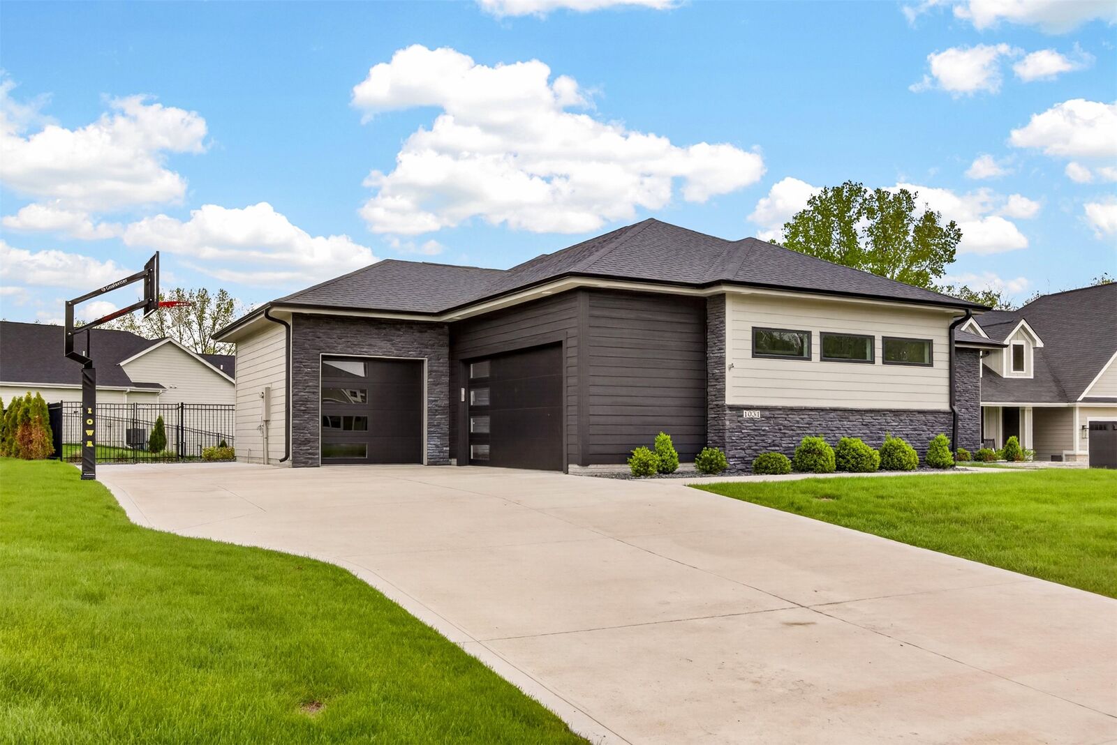 Property Photo:  1031 Timber Valley Circle  IA 50226 