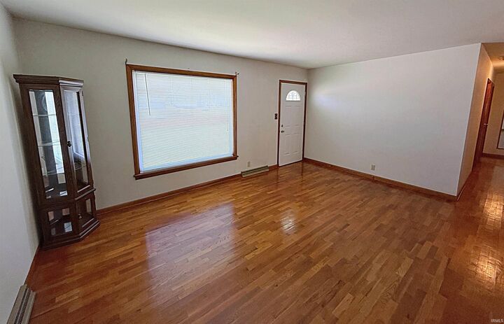 Property Photo:  1303 NE 4th Street  IN 47501 