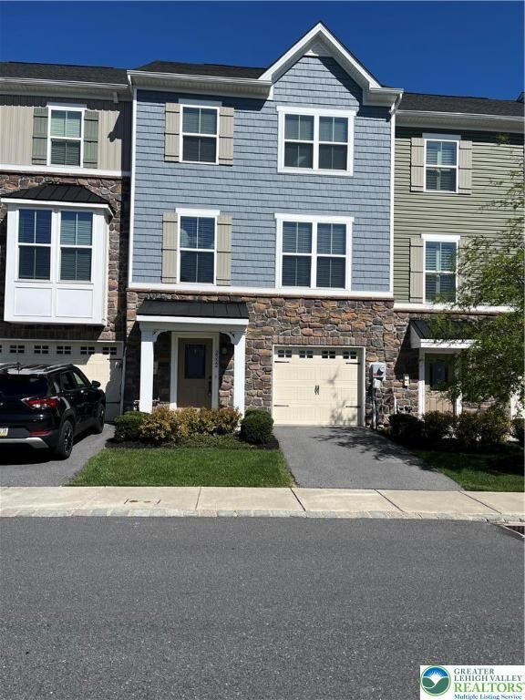 Property Photo:  2332 Raya Way  PA 18045 
