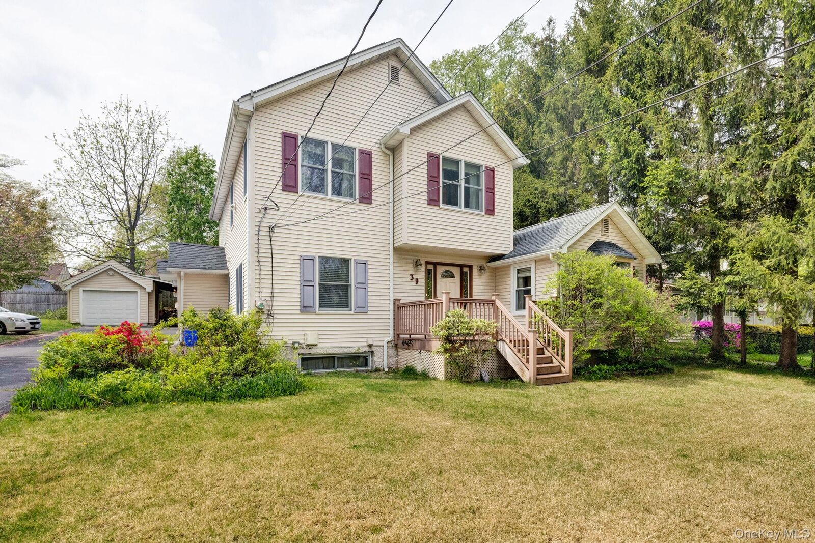 Property Photo:  39 Lindbergh Lane  NY 10956 
