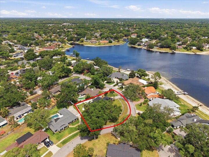 Property Photo:  3042 Samara Drive  FL 33618 