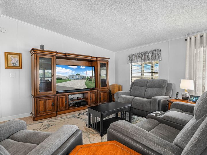 Property Photo:  4926 Deerwood Drive  FL 33810 