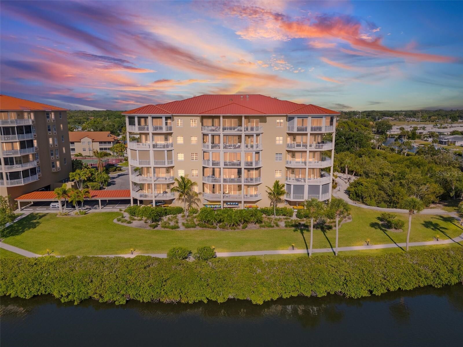 Property Photo:  6100 Jessie Harbor Drive 202  FL 34229 
