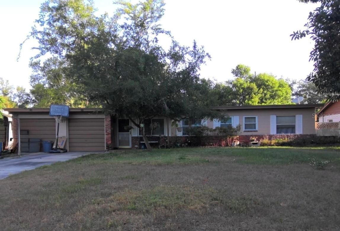 Property Photo: 2237 Woodcrest Drive FL 32792