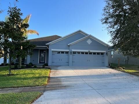 Property Photo:  5827 Tarleton Way  FL 32757 