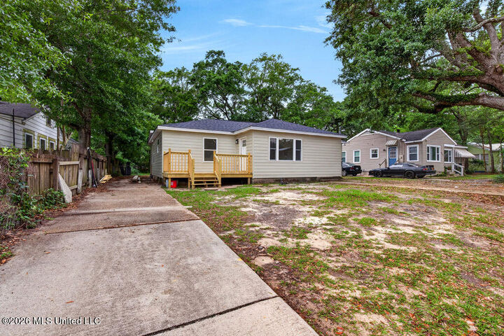 Property Photo:  1662 Hollywood Boulevard  MS 39531 