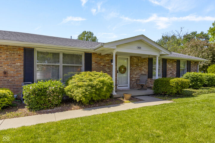 Property Photo:  2820 Wedgewood Drive  IN 47203 