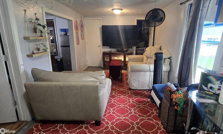 Property Photo:  1516 Crawford Street  IA 50036 