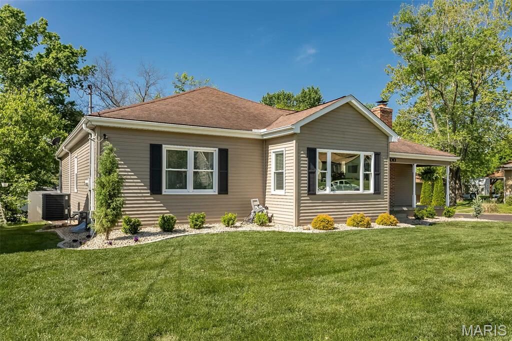 Property Photo:  1500 E 6th Street  MO 63090 