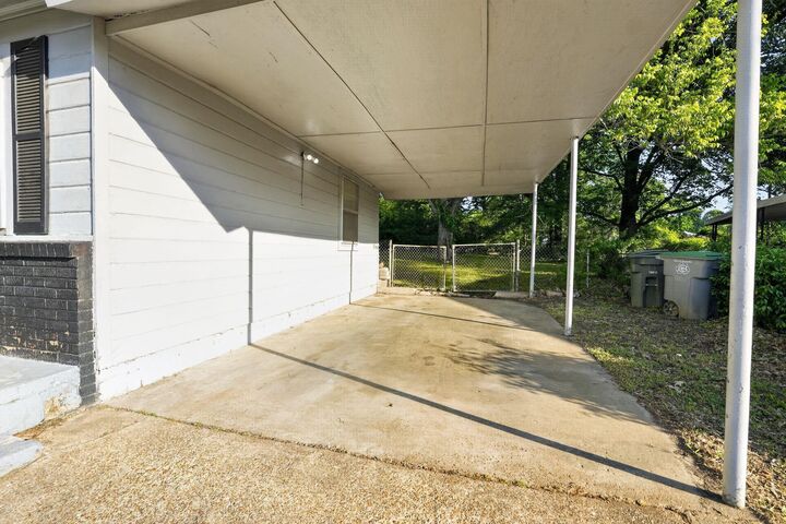 Property Photo:  928 Leacrest Ave  TN 38109 