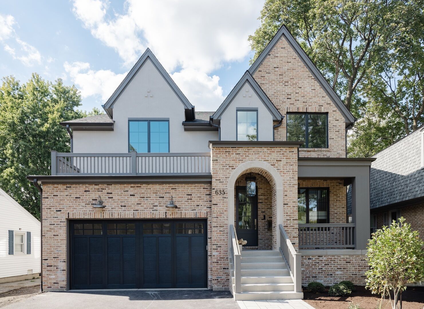 Property Photo:  