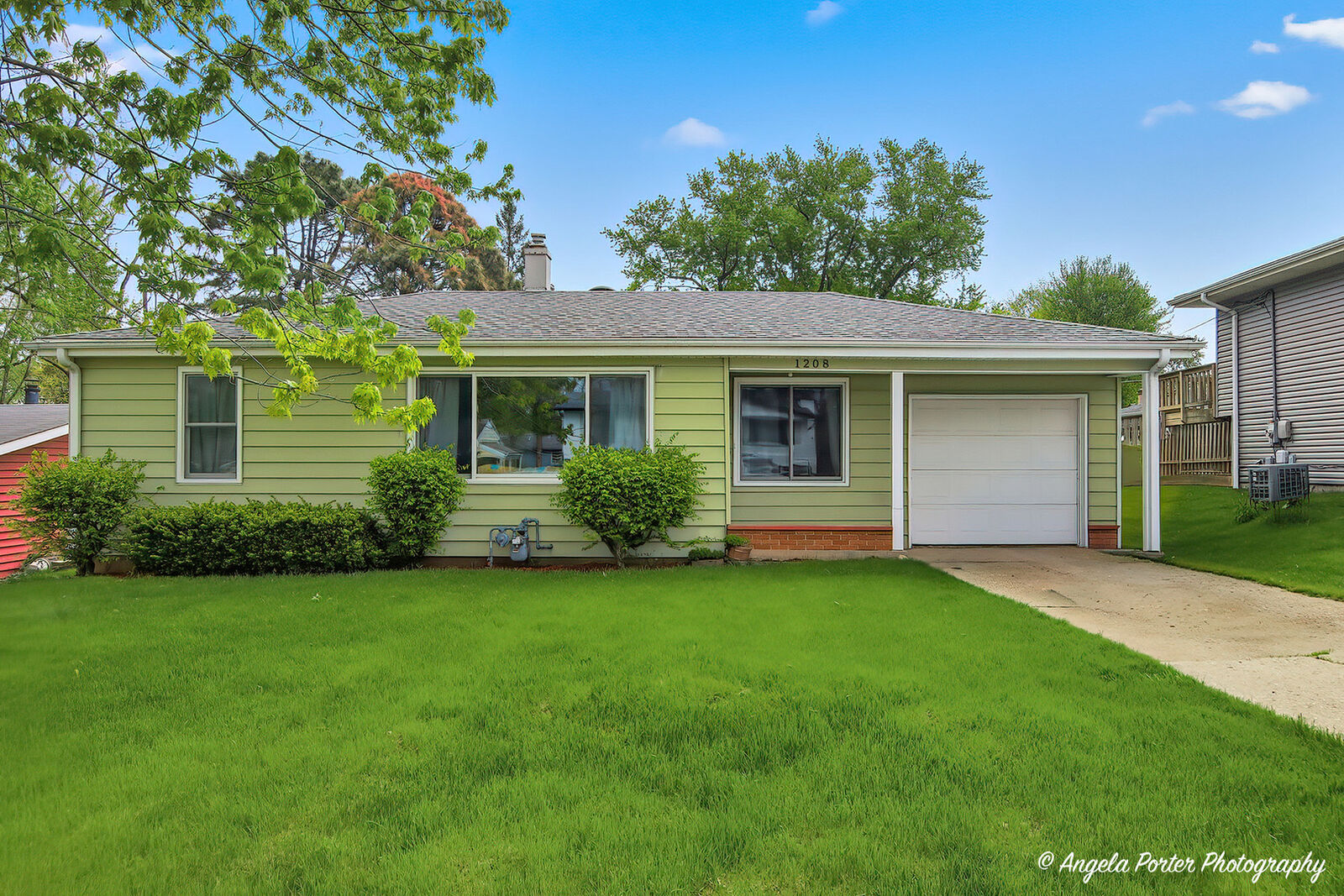 Property Photo: 1208 Birch Street IL 60156