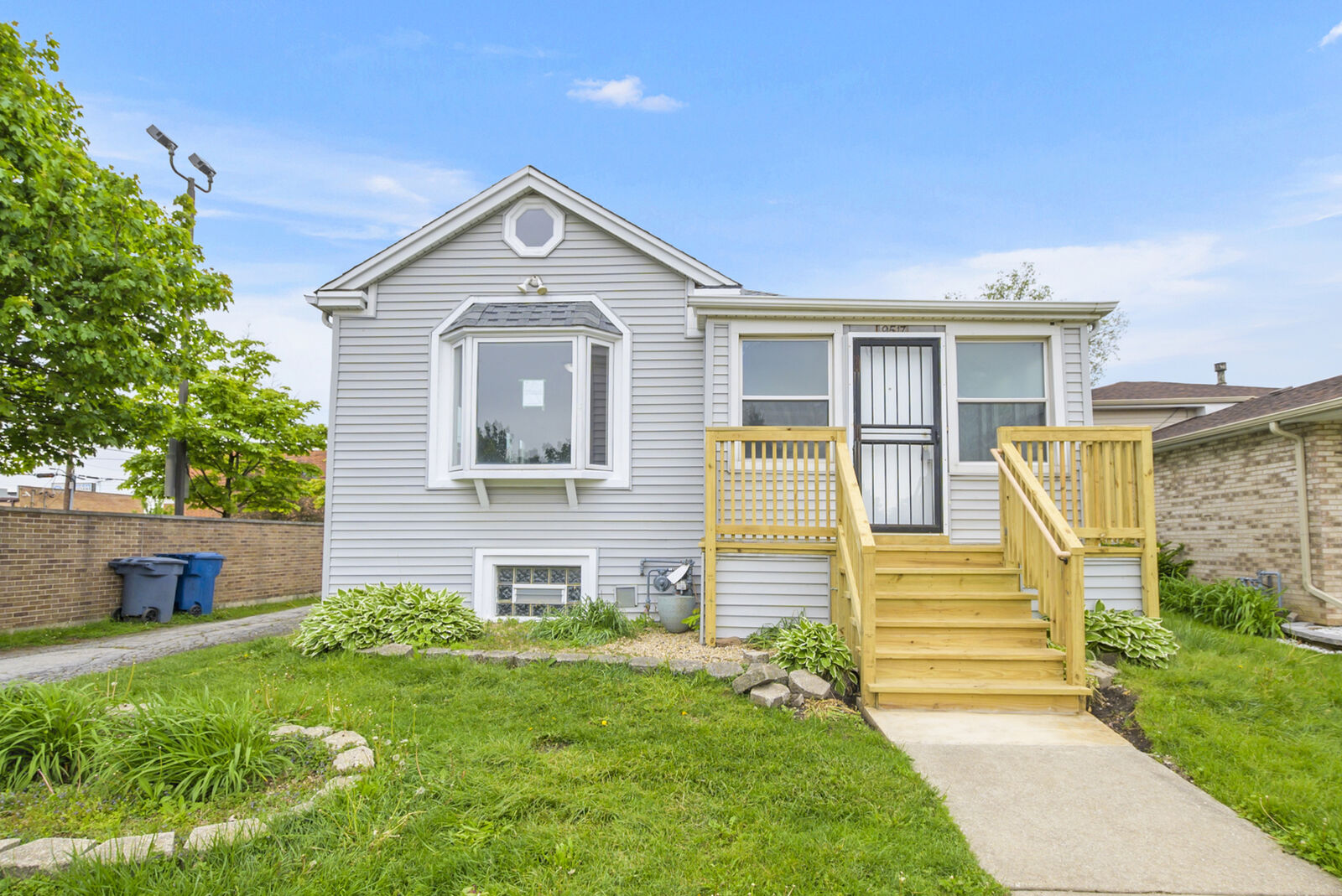 Property Photo:  9517 S Merrimac Avenue  IL 60453 