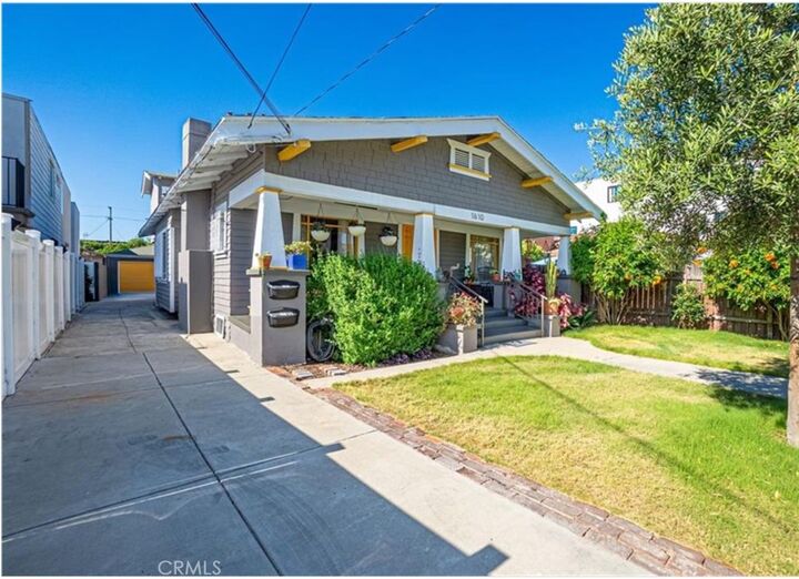 Property Photo:  1610 N 36th N  CA 90018 