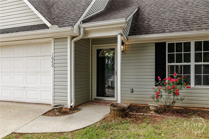 Property Photo:  1660 Towne Square Drive  GA 30607 