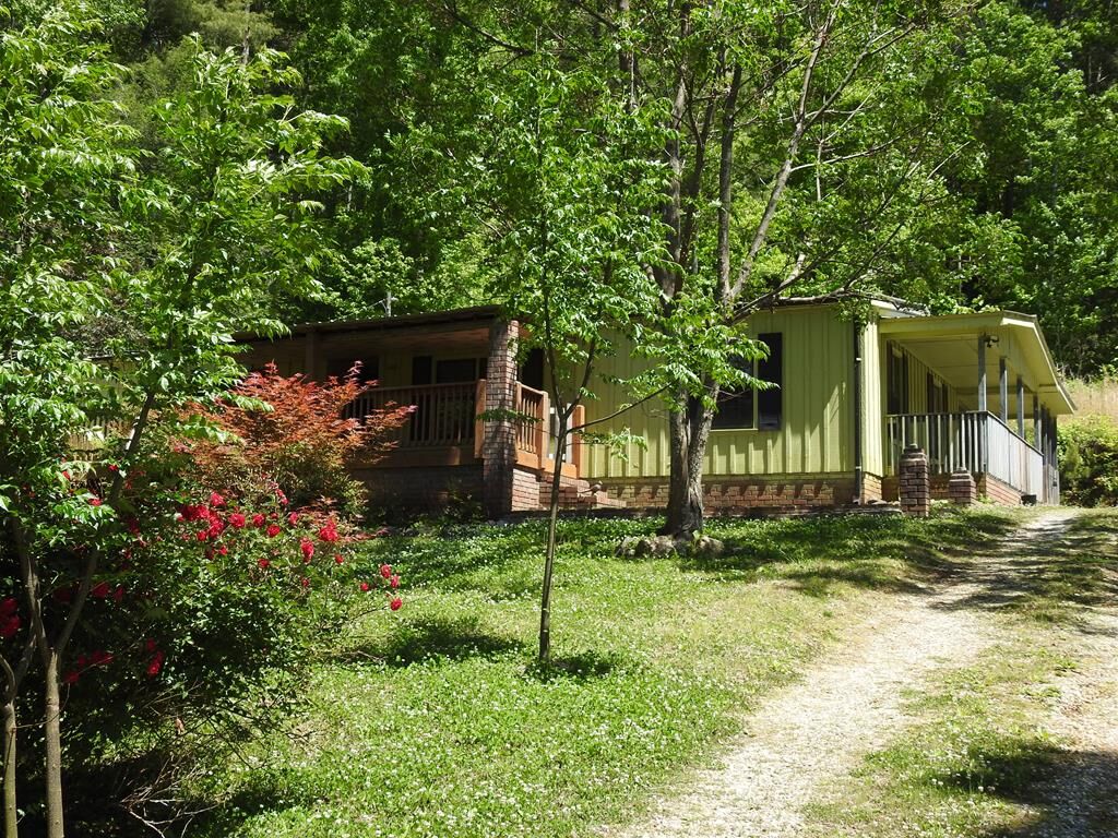 Property Photo:  9503 Tails Creek Road  GA 30540 