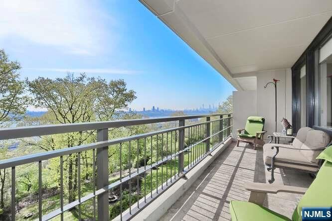 Property Photo:  1 Horizon Road 619  NJ 07024 