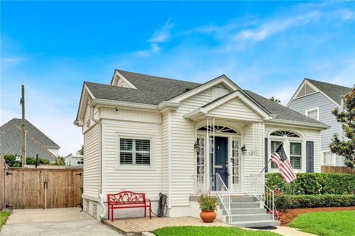 Property Photo:  435 Glendale Drive  LA 70001 