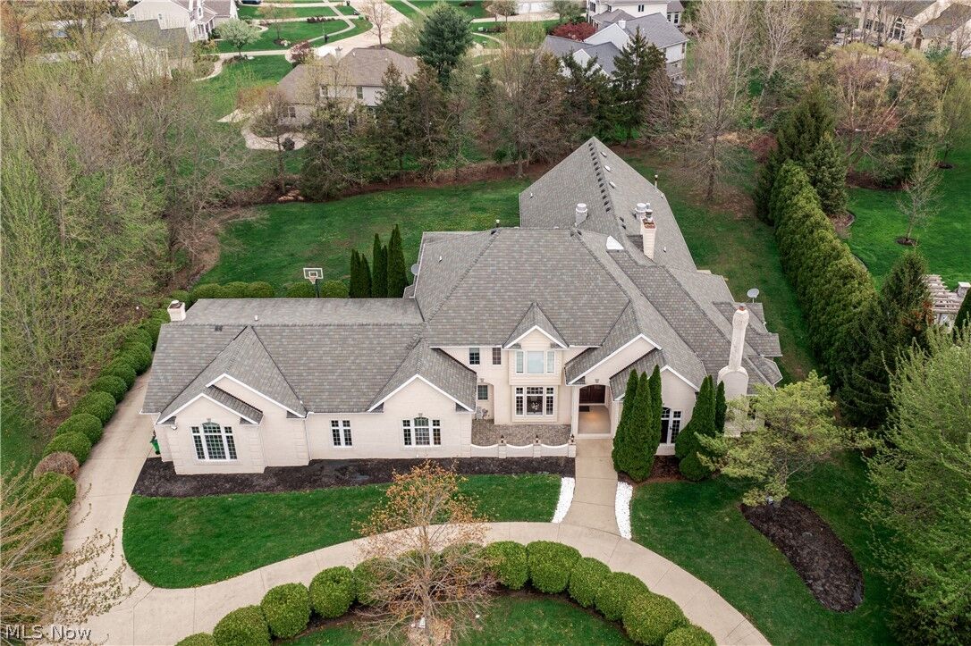 Property Photo:  32282 Dakota Run  OH 44012 