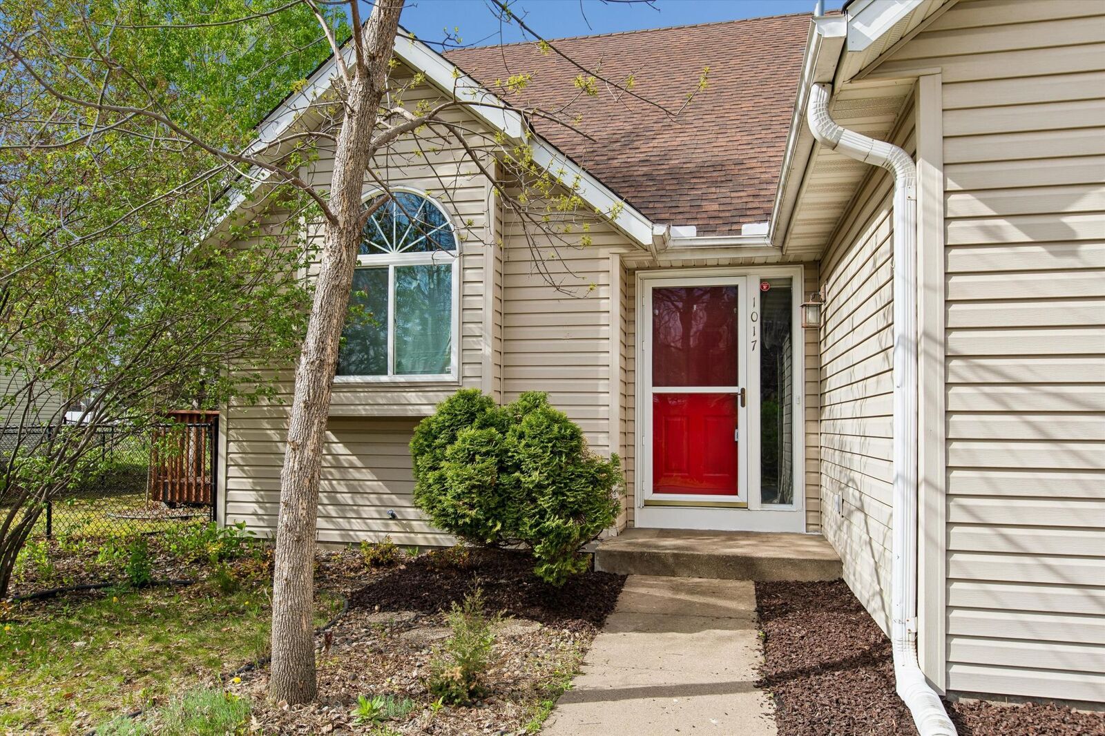 Property Photo:  1017 Larch Street  MN 55024 