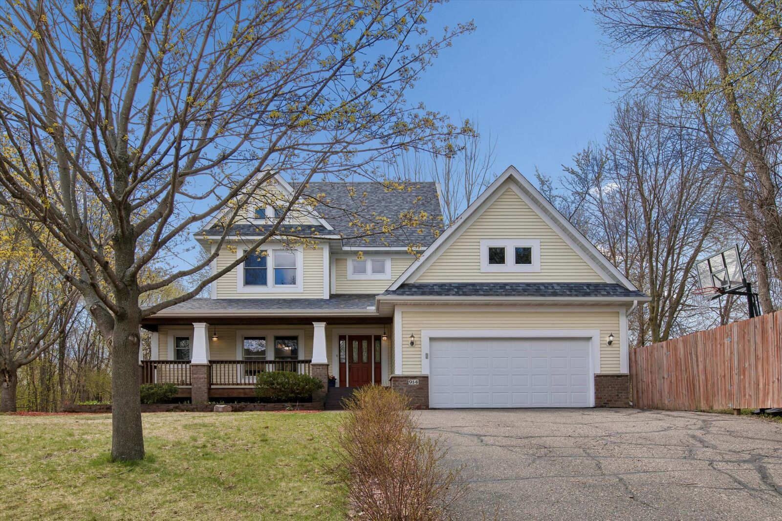 Property Photo:  914 Quail Pass  MN 55313 
