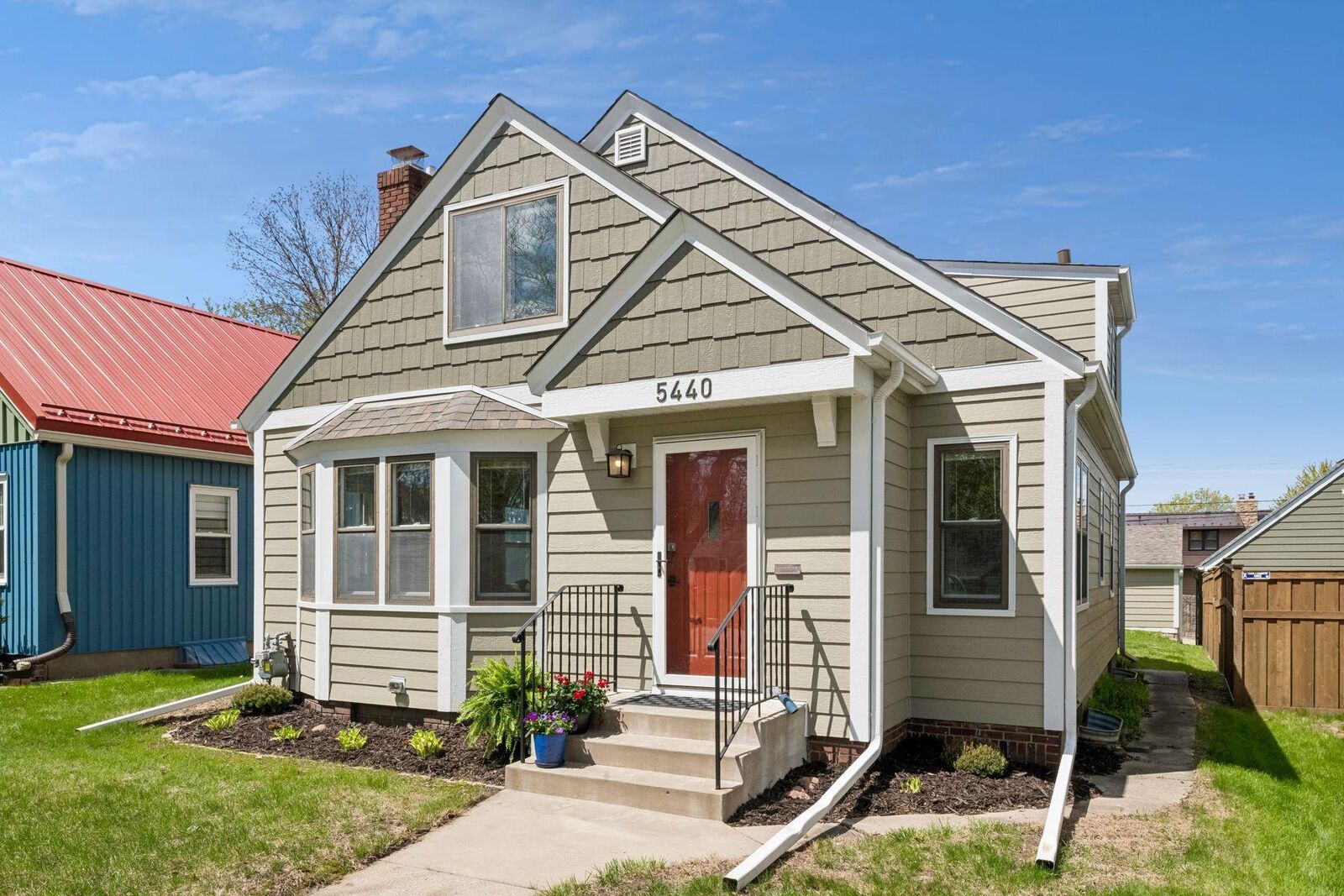 Property Photo:  5440 Shoreview Avenue  MN 55417 