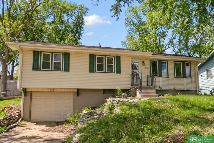 Property Photo:  4216 N 91st Street  NE 68134 
