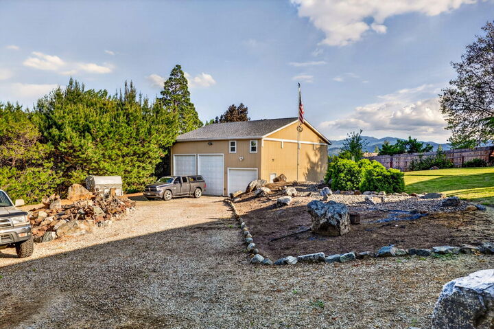 Property Photo: 2244 Hillside Drive OR 97502