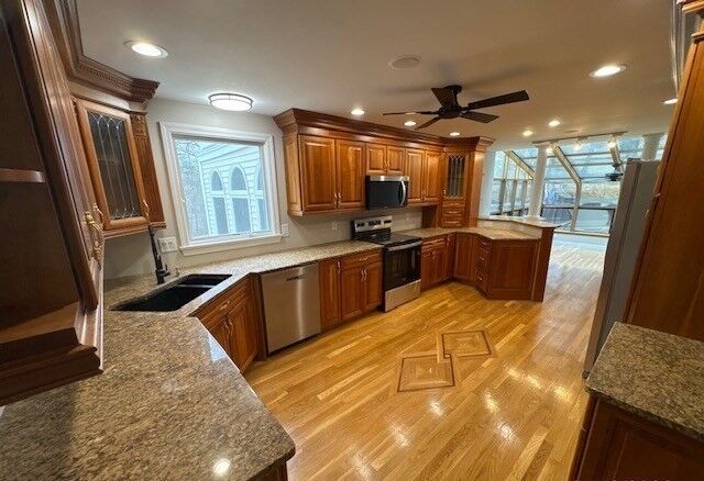 Property Photo:  10 Crestwood Rd  MA 01864 