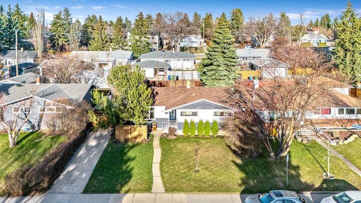 Property Photo: 2008 Georgia Street SW AB T3E 4H2