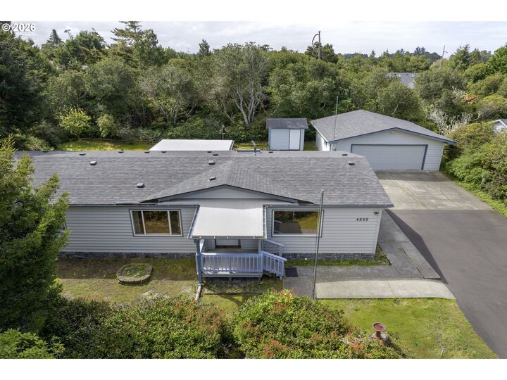 Property Photo:  4869 Seapine Dr  OR 97439 