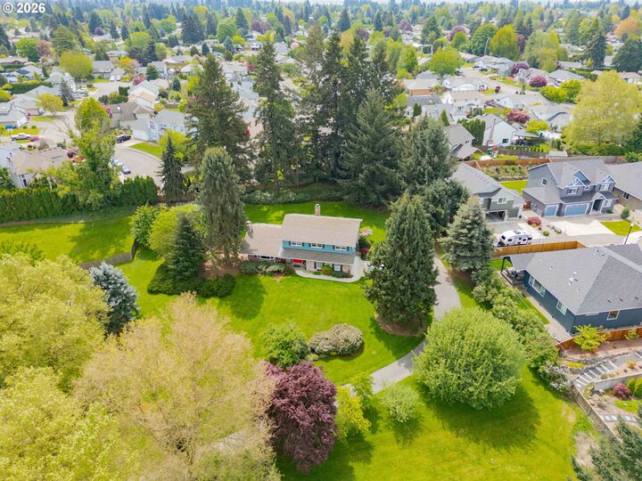 Property Photo:  10702 NW 13th Pl  WA 98685 