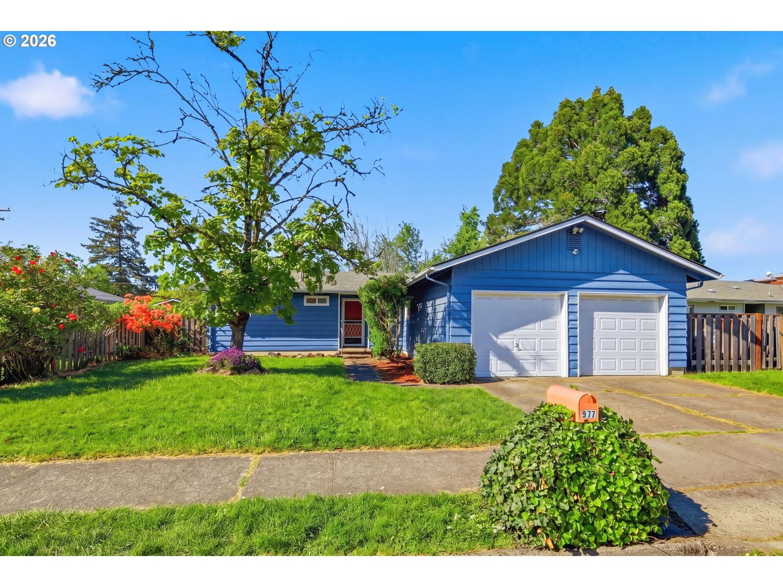 Property Photo:  977 NW Cleveland Ave  OR 97330 