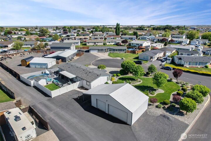 Property Photo:  307  Hilltop Circle  WA 98823 
