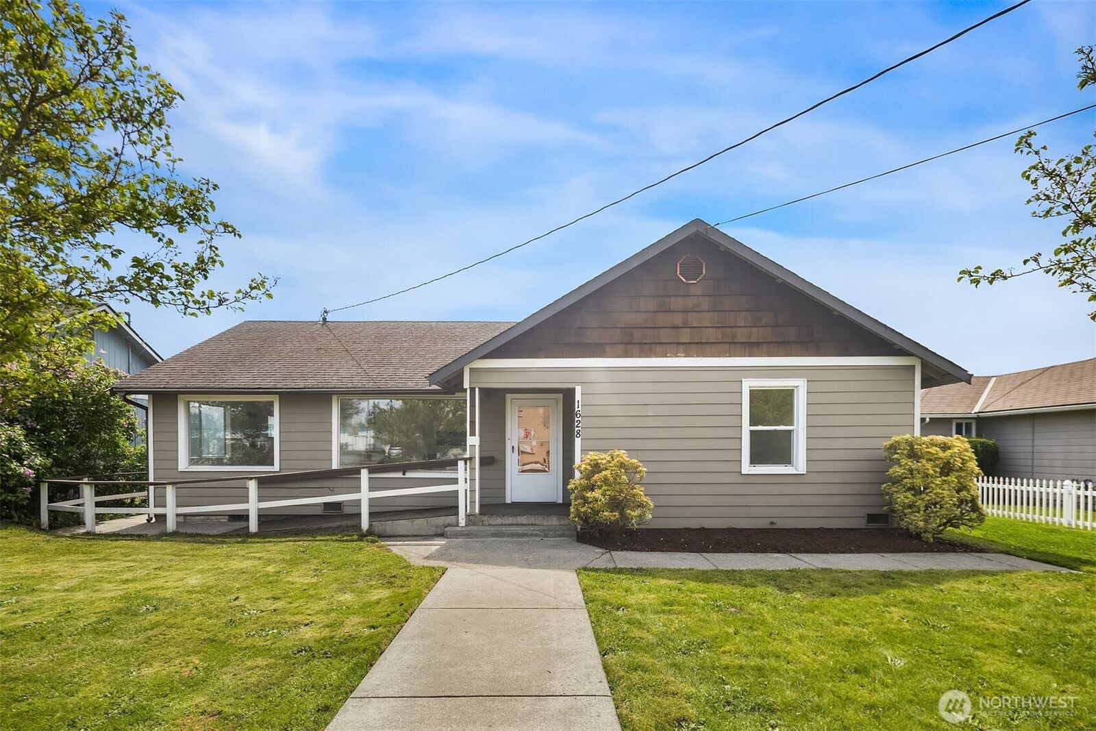 Property Photo:  1628  Grove Street  WA 98270 