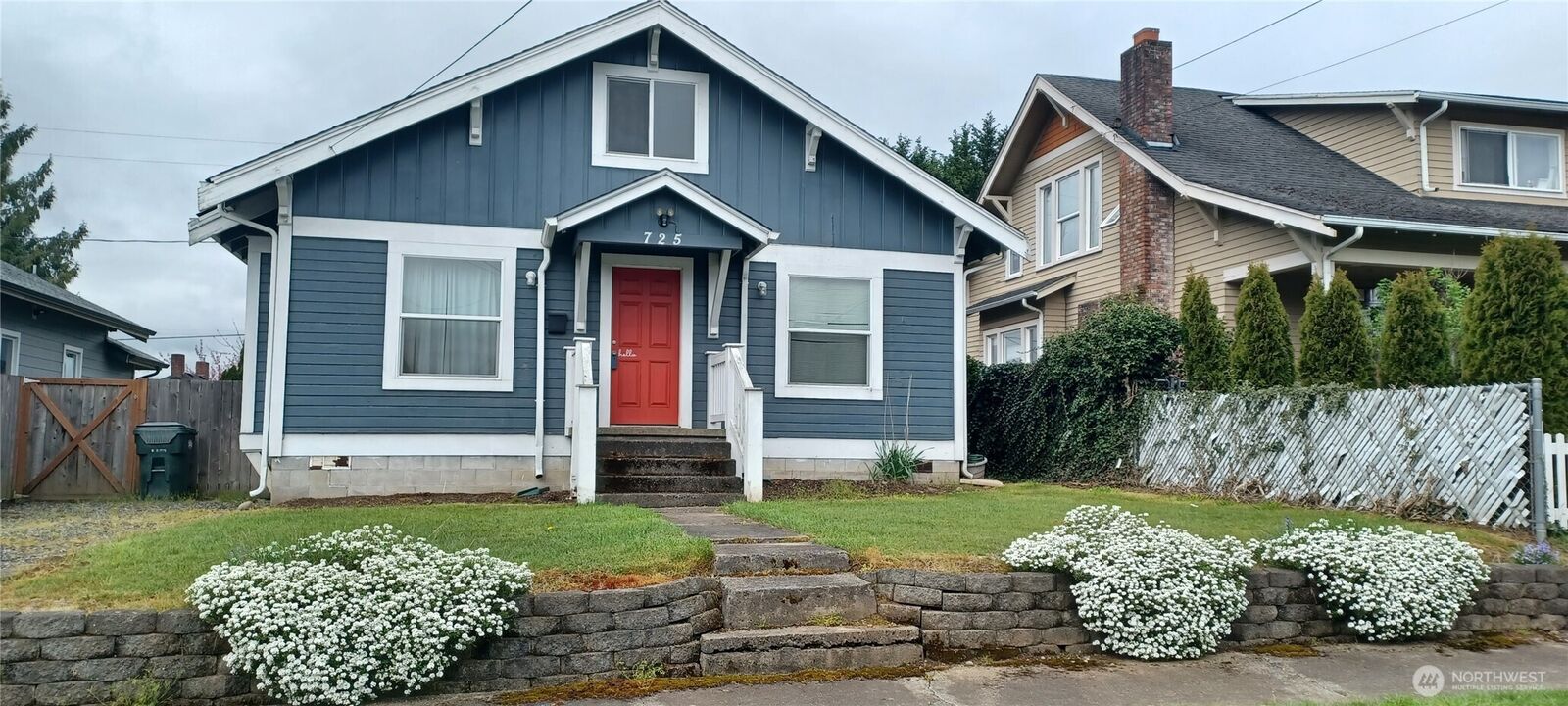 Property Photo:  725 NW New York Avenue  WA 98532 