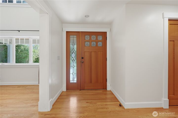 Property Photo:  10630 NE 18th Street  WA 98004 