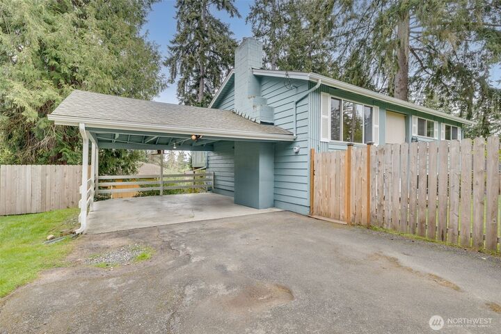 Property Photo:  16610 SE 24th Street  WA 98008 