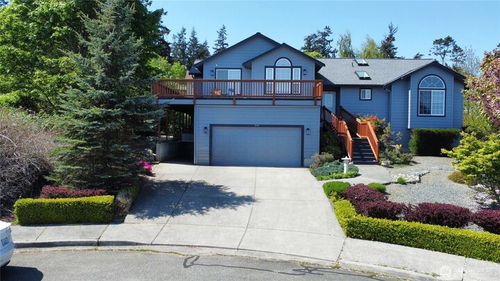 Property Photo:  710 SW Echo Loop  WA 98277 