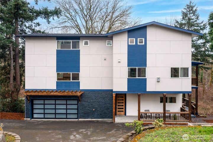 Property Photo:  5942  21st Avenue SW  WA 98106 