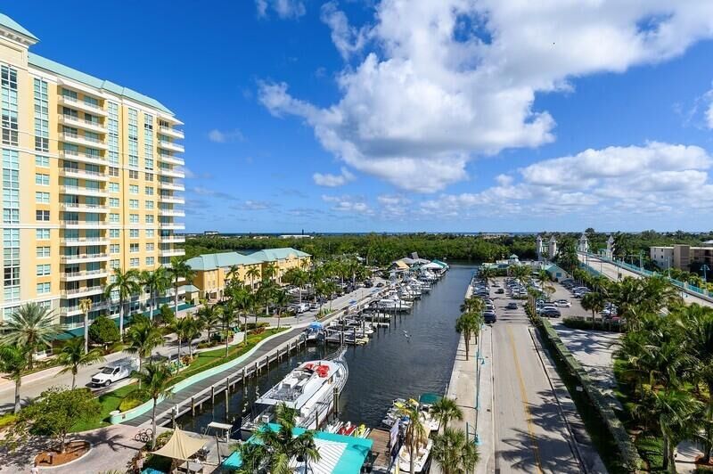 Property Photo:  100 NE 6th Street 506  FL 33435 