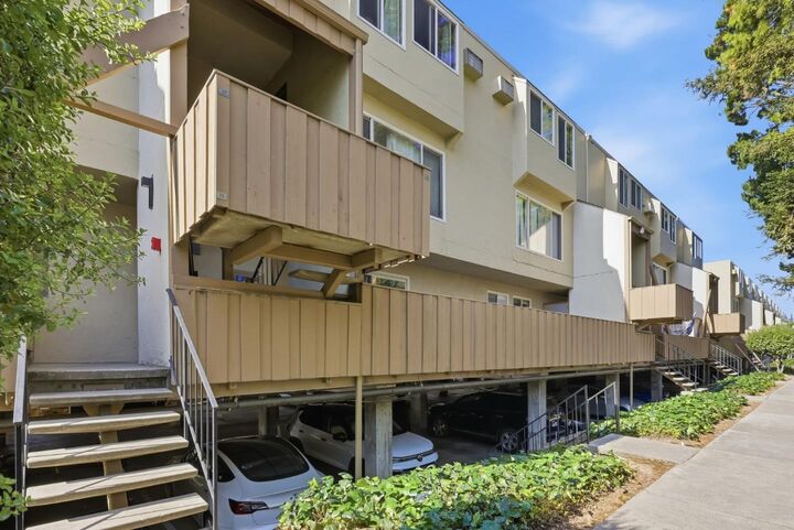 Property Photo:  340 Auburn Way 19  CA 95129 