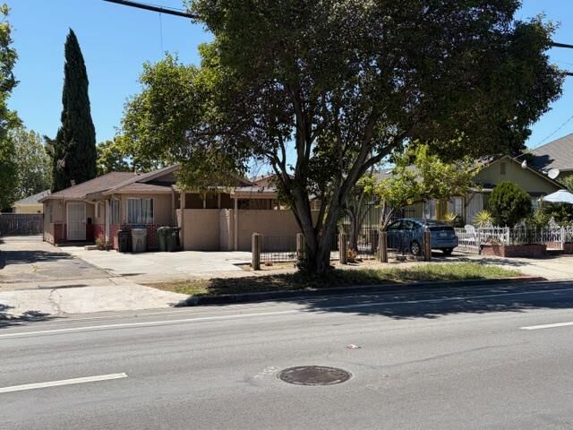 Property Photo:  1131, 1135 South 10th Street  CA 95112 